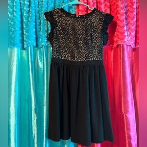black lace formal dress